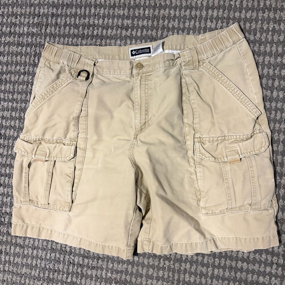 Columbia Men’s Khaki Cargo Shorts - Multi-Pocket Utility